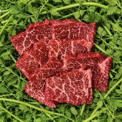 한우 1++ 살치살 (110g) — 화려한 마블링이 입안에서 녹아내리는 투뿔 한우 살치살입니다.